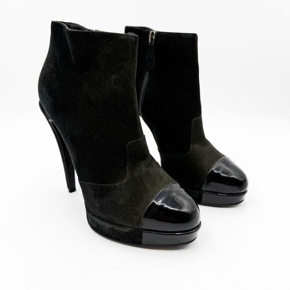 Chanel CC Cap Toe Black Suede Leather Ankle Boots Heels EU 39.5 - Picture 1 of 13